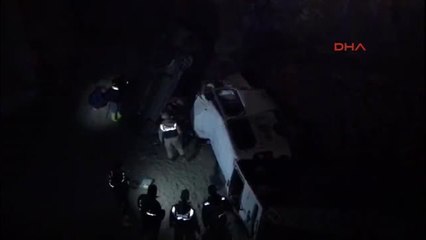 Bayburt'ta Yoldaki Çukura Otomobil ve Minibüs Düştü 8 Ölü, 3 Yaralı