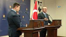 Dışişleri Bakanı Çavuşoğlu:  'Bir terör örgütünü en üst düzeyde karşılanması esasen Fransa'nın terör örgütleri konusunda çifte standart içinde olduğunun göstergesidir'