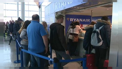 Braccio di ferro fra sindacati e azienda. A rischio i voli pasquali