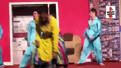 PAKISTANI NEW MUJRA 2018 SAIMA KHAN FULL ENJOYMENT STAGE DANCE