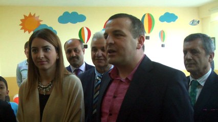 Üniversite öğrencilerinden anlamı etkinlik... Minik öğrenciler kütüphaneye kavuştu