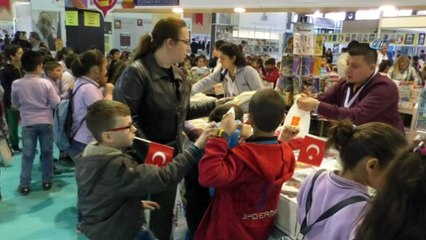 Скачать видео: Denizli Büyükşehir Belediyesi Kitap Fuarı açıldı