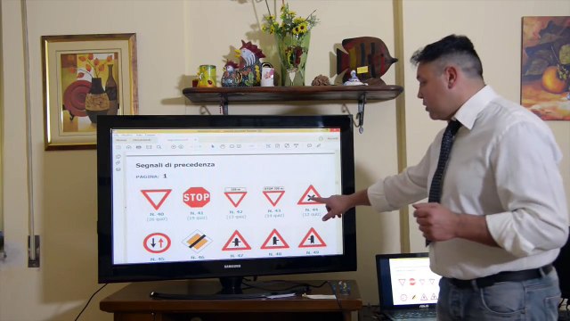 N*3 Scuolaguida Videolelzione Esame patente B - Segnali di precedenza