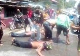 Men Flogged in Street as Part of Filipino Good Friday Custom