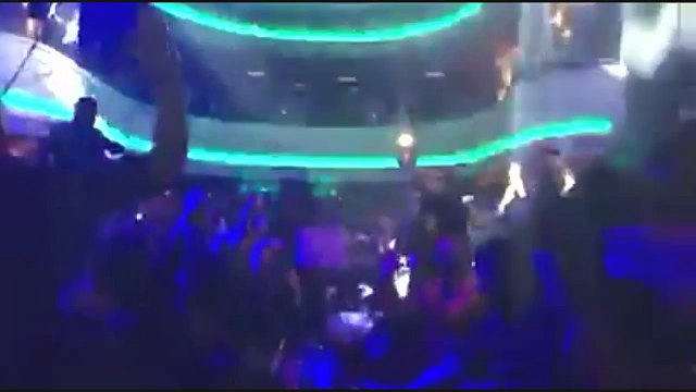 Ο Μάκης Δημάκης στον Πέτρο Ιακωβίδη - Όταν το ανοίξεις Εγώ δεν μπορώ - Live 2015 HD