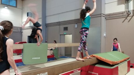 Vidéo des entraînements - Rachida en travail du costal en poutre