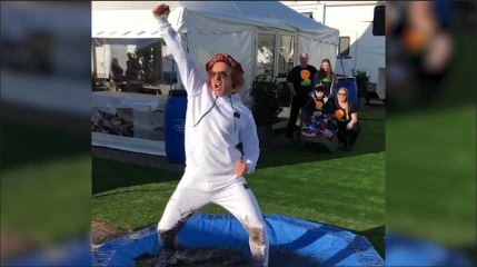 La danse très salissante de Robert Downey Jr. pour une bonne cause