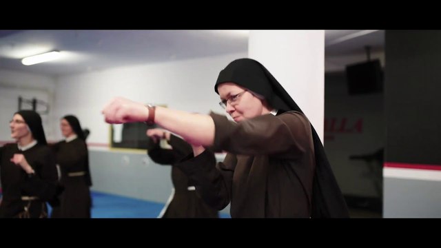 Des bonnes soeurs se mettent à la boxe pour une bonne cause