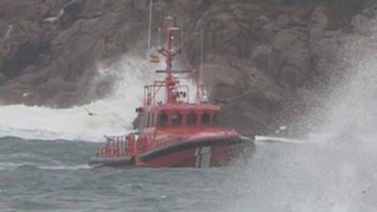 El mal estado del mar complica la búsqueda de la joven desaparecida en A Coruña