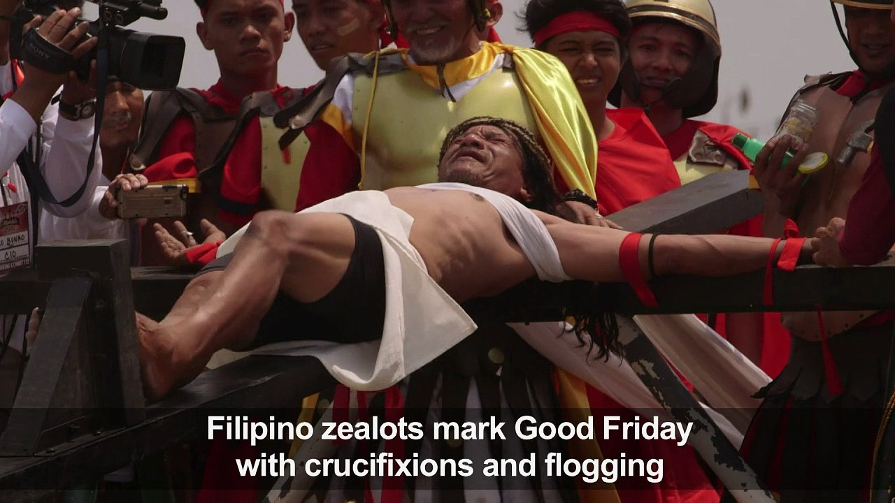 Filipinos celebrate Easter with crucifixion, flogging