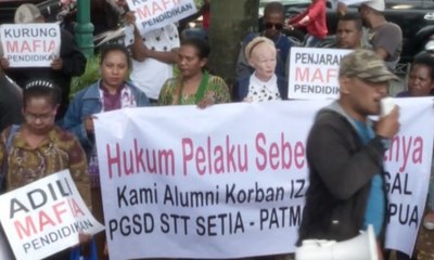Sidang Ijazah Palsu, Mahasiswa Gelar Demonstrasi