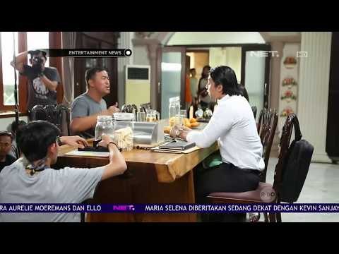 Keseruan Deva Mahendra Dalam Gala Premiere Film Terbarunya