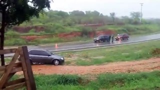 Ônibus da Guanabara se envolve em acidente e deixa um jovem morto em Acopiara; Veja vídeo