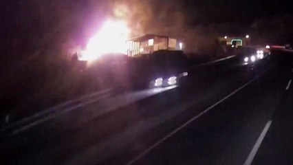 김해 폐목재 야적장 불...14시간 만에 진화 / YTN