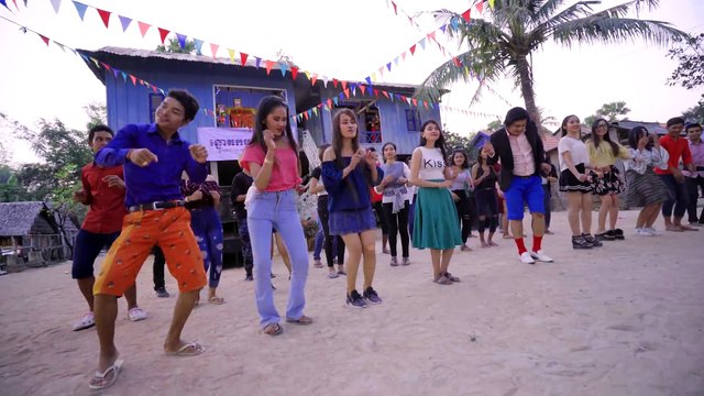 សៀងឆា - ពែកមី - Town VCD Vol 89 khmer New Year Song 2018 [Official MV]