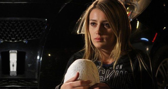 Güzel Oyuncu Gizem Karaca: Otobüste Tacize Uğradım