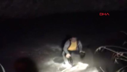 Denizli Nehre Düşen Otomobilin Tavanına Çıkarak Canını Kurtardı