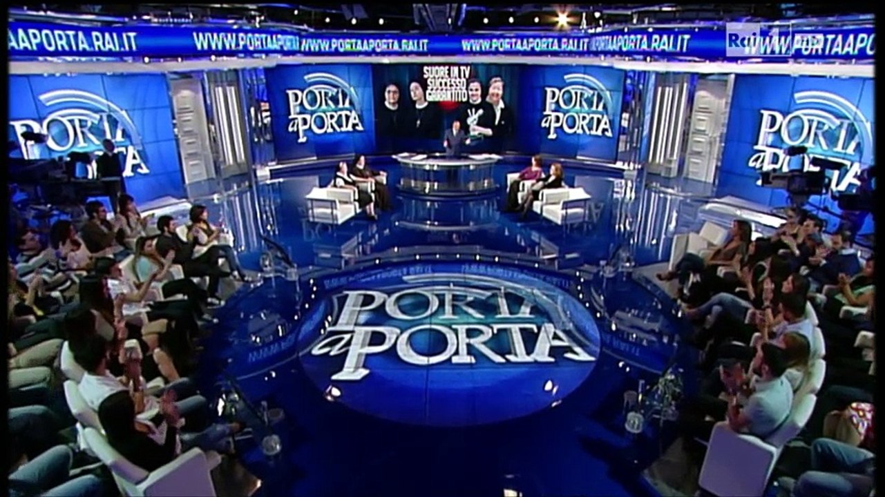 Il cast di Che Dio ci aiuti a Porta Porta - Puntata del 16 ottobre 2014