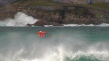 Reanudan la búsqueda de la joven desaparecida por el temporal en A Coruña.