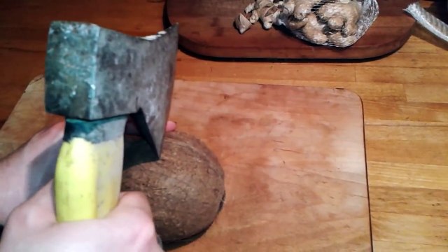 Jak super szybko otworzyc kokosa %29film na zyczenie %29