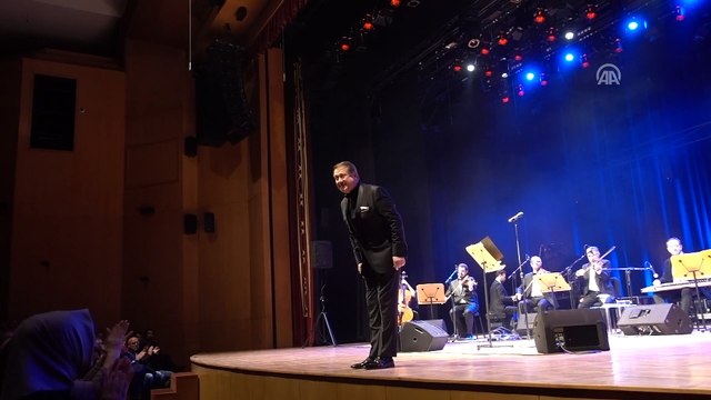 Ahmet Özhan 50. sanat yılını CRR'de kutladı - İSTANBUL