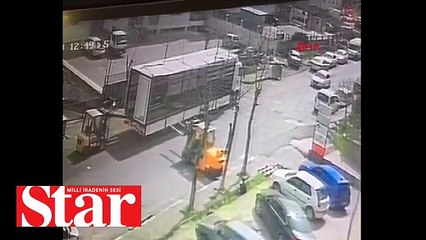 Beylikdüzü�nde korkunç kaza: 4 tonluk makine üzerine devrildi