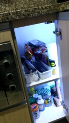 Iluminación LED en cajones de la cocina