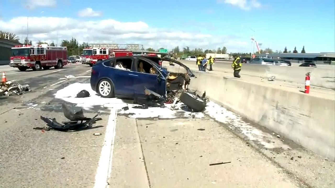 Tödlicher Tesla-Unfall in Kalifornien: Autopilot war an