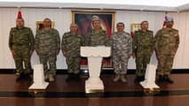 Genelkurmay Başkanı Akar, Ordu Komutanlığı ve Ana Jet Üssünde incelemede bulundu