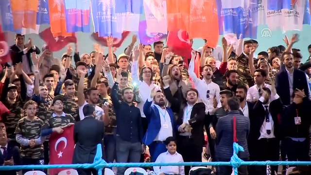 Cumhurbaşkanı Erdoğan: 'Eğer Türkiye'de yaşamayı kendine yük sayanlar varsa şunu bilsinler ki aradıkları yer bu dünyada değildir' - İSTANBUL