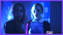 RIVERDALE: Chapter Thirty: 'The Noose Tightens' 2X17 'Cheryl and Toni's firt kiss' - K.J. Apa, Lili Reinhart, Camila Mendes