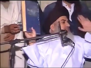Khadim Rizvi Brutally Bashed Over Malala Yousafzai