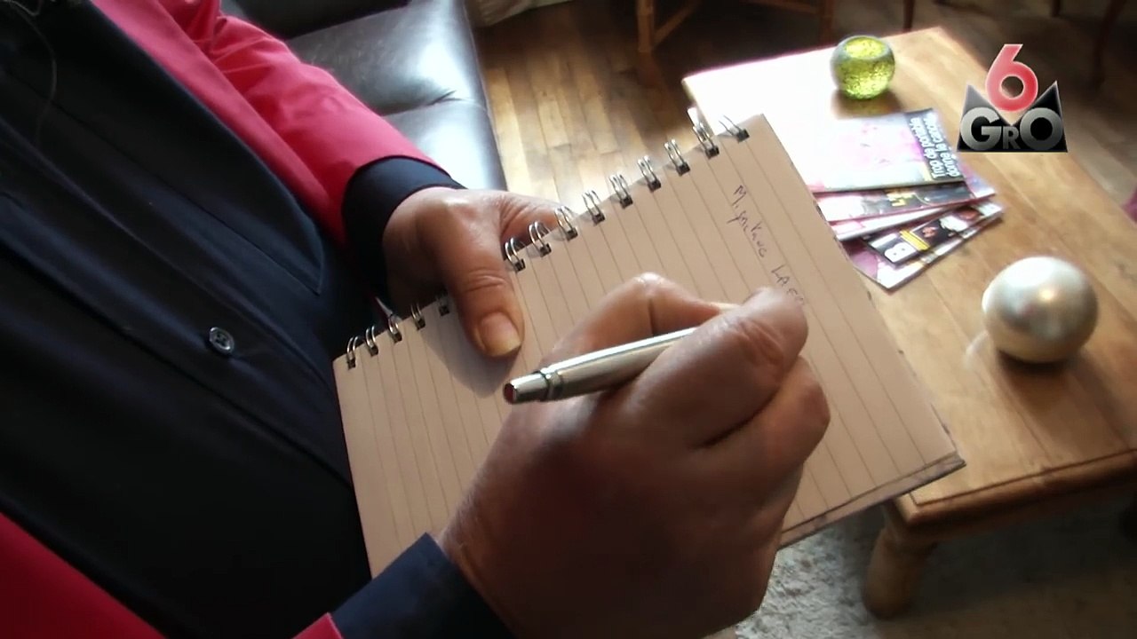 Voyant 2.0 - Groland Le Zapoï du 24/03 - CANAL+