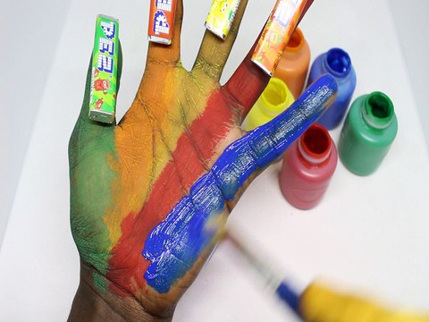 Learn Colors Nursery Rhymes Finger Family Hand Body Paint Candy Pez with Kinetic Sand