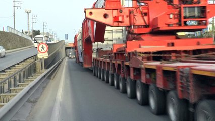 D-100’den geçen 280 tekerlekli devasa tır görenleri şaşırttı