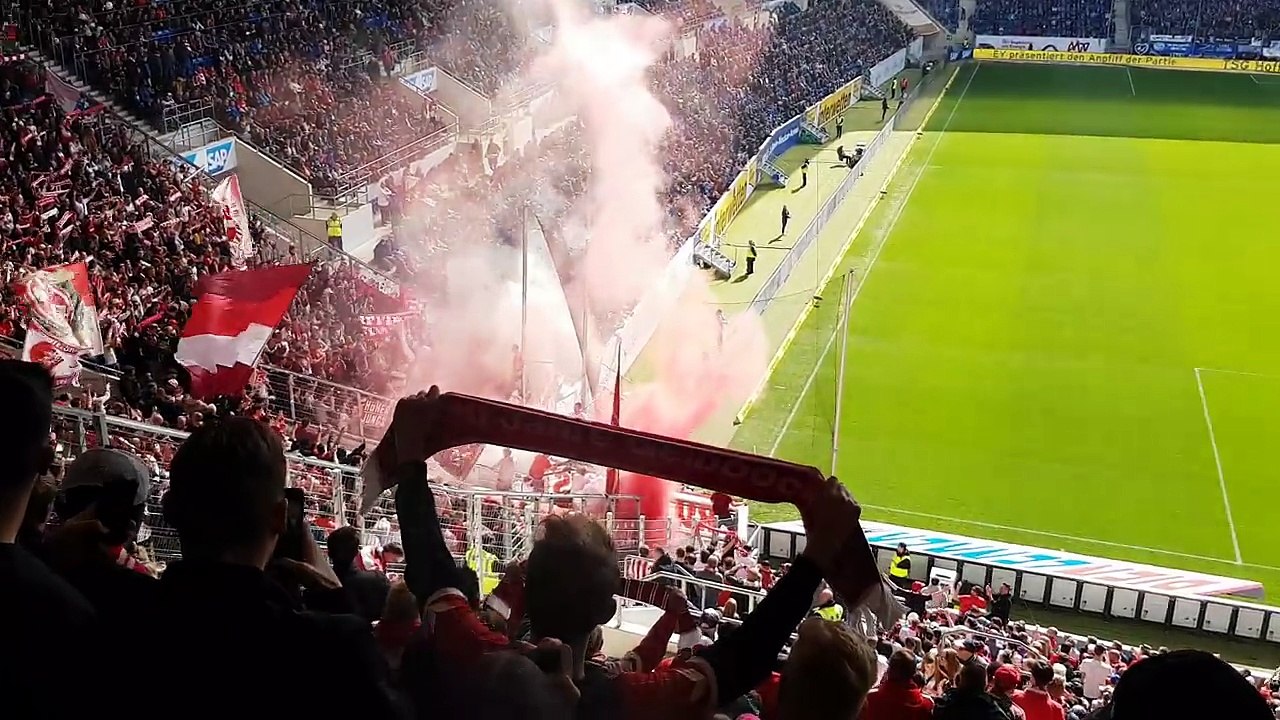 Fahnenklau beim Spiel Hoffenheim -1 FC Köln