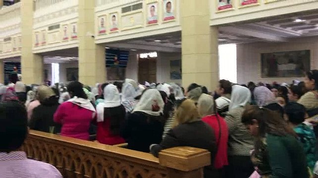 الأنبا بولا يترأس صلاة قداس أحد الشعانين بكنيسة مارجرجس بطنطا