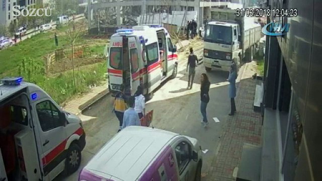 3 kişinin yaralandığı göçük güvenlik kamerasına yansıdı