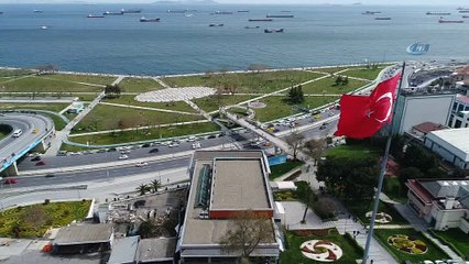 Sahil ve yeşil alanlara akın eden vatandaşlar havadan görüntülendi