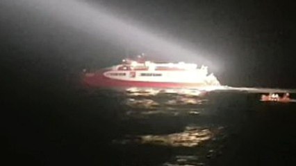 403명 탄 여객선 침수, "알 수 없는 물체와 충돌" / YTN