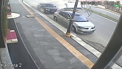 Kaza anı güvenlik kamerasına yansıdı - SİVAS