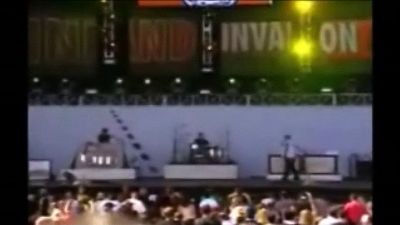 Muse - New Born, KROQ Inland Invasion, 09/18/2004