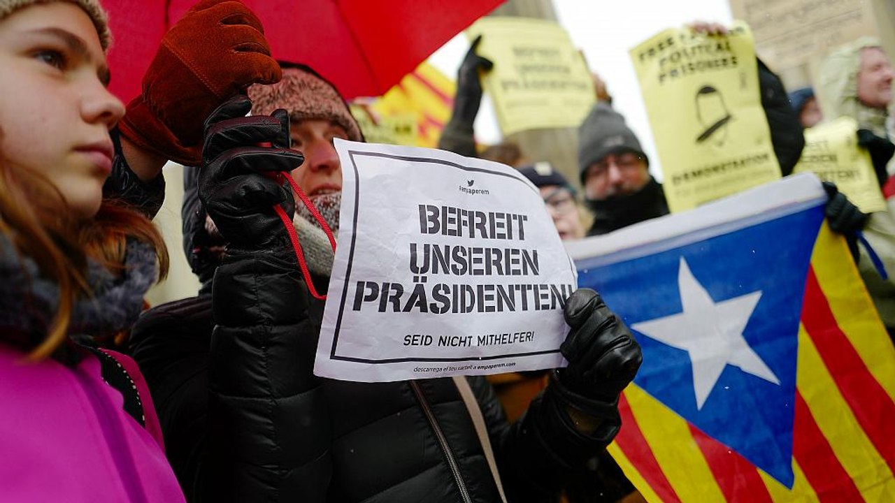 'Free Puigdemont': Hunderte demonstrieren in Berlin