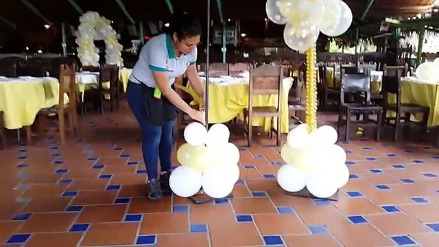 COMO HACER UNA FLOR CON GLOBOS PASO A PASO/ flower balloon columna de goblos con flores