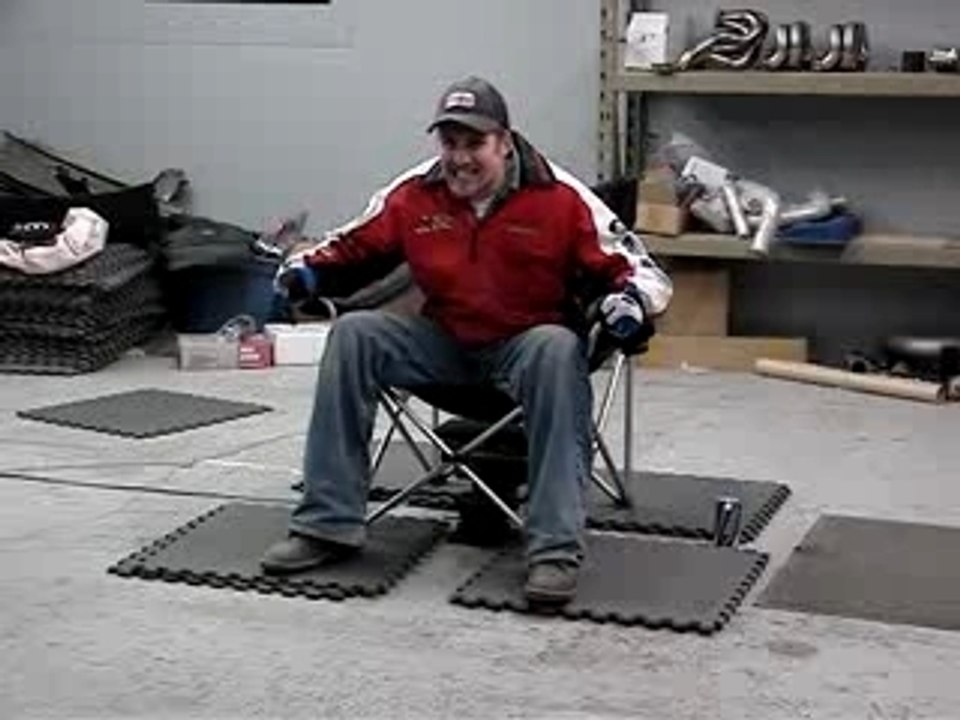 regis jout avec un airbag