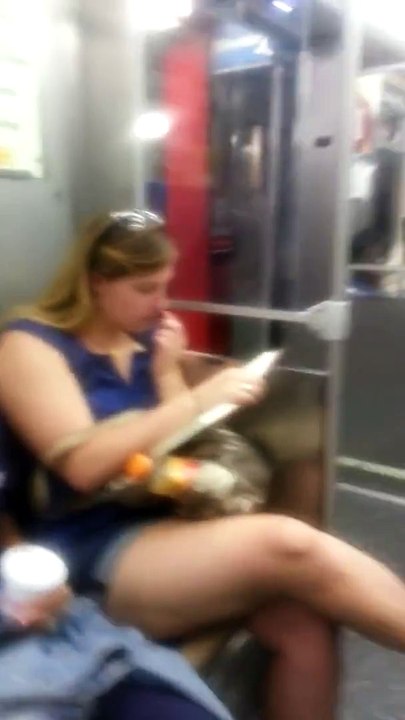 nosepicker girl funny video
