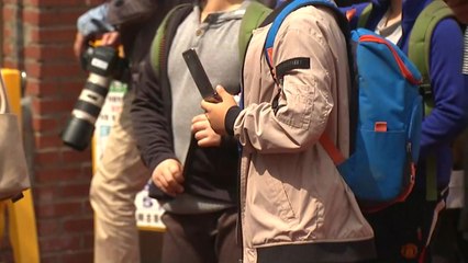 서울 방배초서 20대 남성이 초등생 잡고 인질극...1시간만에 제압 / YTN
