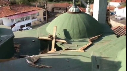 Fırtına Minarenin Külahını Uçurdu