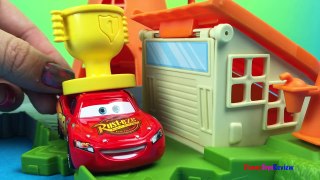 Disney CARS Mack the truck deluxe with Lightning McQueen visit an animal zoo