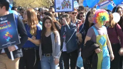 Çanakkale'de otizm farkındalık yürüyüşü